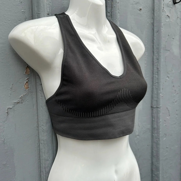 Good American Essential Core Seamless Strappy Sports Bra,  size “2” (M) - Picture 6 of 8